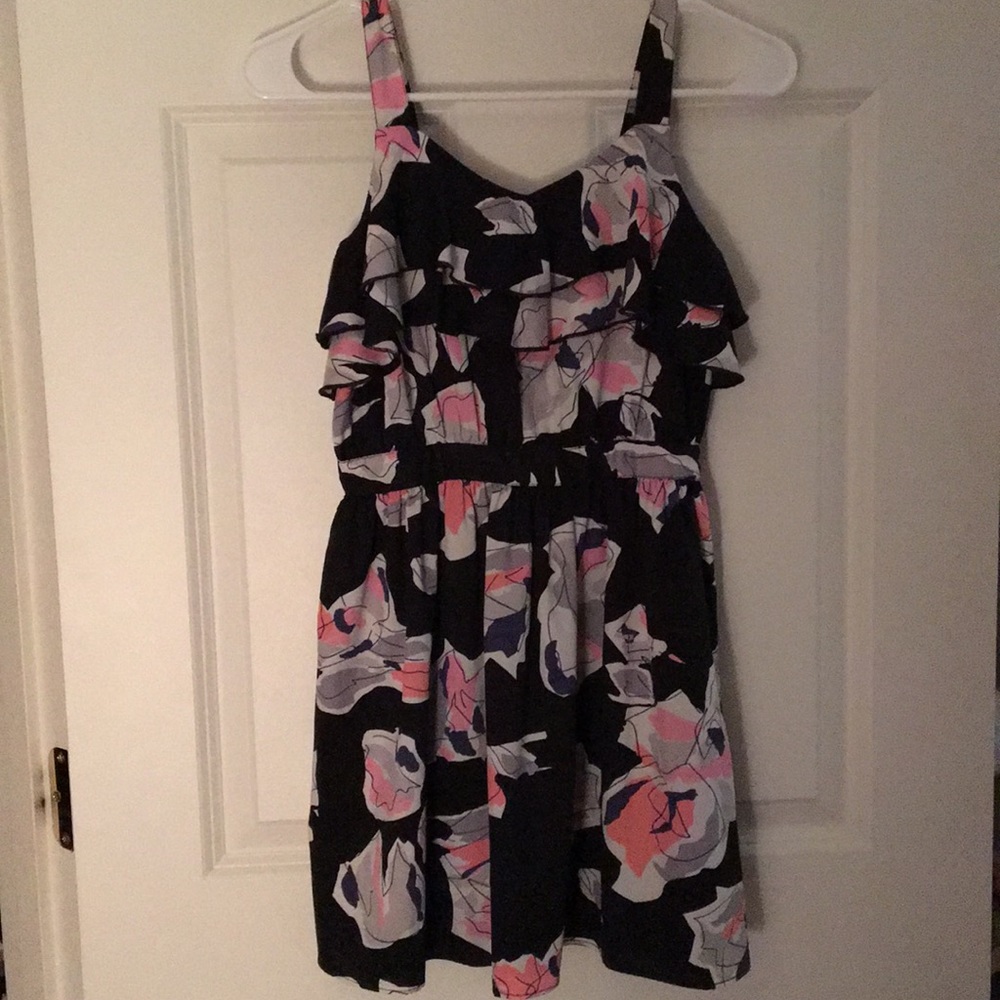 FLOWERY BLACK AND PINK DRESS